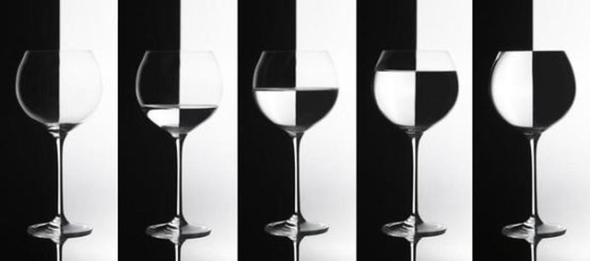 Black & White (Digital Print)
Size: 15 7/8 X 36
Artist: Doris Reindi
